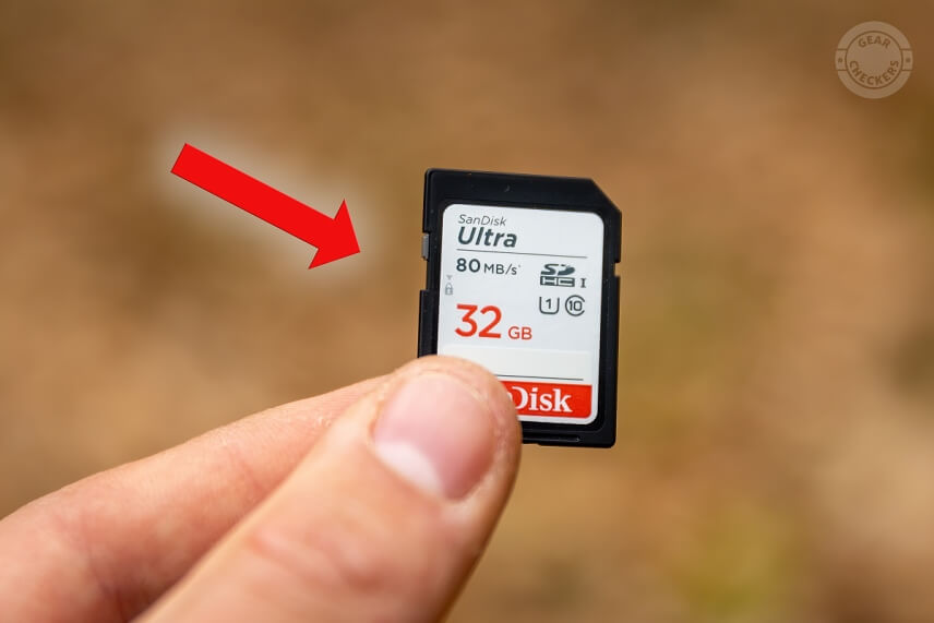 Pamäťovú kartu je možné zamknuť pred zápisom.