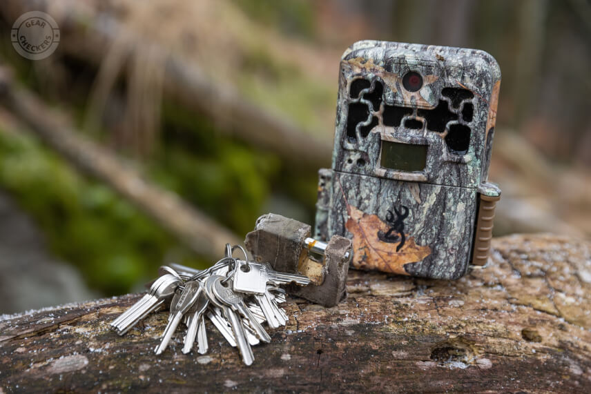 Pri vyššom počte fotopascí nie je veľmi praktické mať ku každej samostatný kľúč.