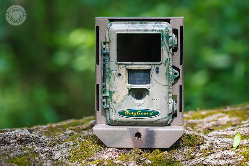 Do ochrann&eacute;ho kovov&eacute;ho boxu fotopasca v&yacute;borne pasuje, nikde nie je žiadna zbytočn&aacute; v&ocirc;ľa. Pri kontrole si m&ocirc;žete byť ist&iacute;, že fotopascu vr&aacute;tite do tej istej polohy.&nbsp;