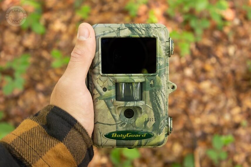 BolyGuard SG2060-K patr&iacute; medzi stredne veľk&eacute; fotopasce.