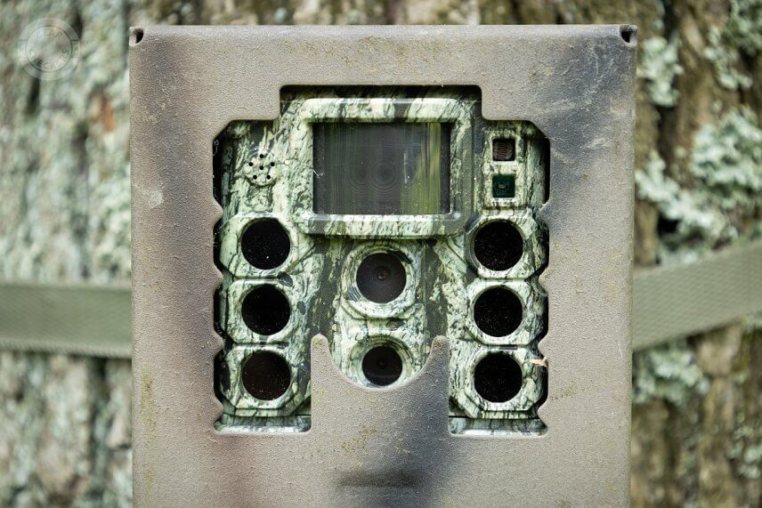 Bushnell Core DS-4K No Glow m&ocirc;žete zabezpečiť pomocou prepracovan&eacute;ho ochrann&eacute;ho boxu, do ktor&eacute;ho fotopasca pasuje na milimeter presne. Ochrann&yacute; box m&ocirc;že byť priskrutkovan&yacute; a zamknut&yacute; lanov&yacute;m aj visiacim z&aacute;mkom.