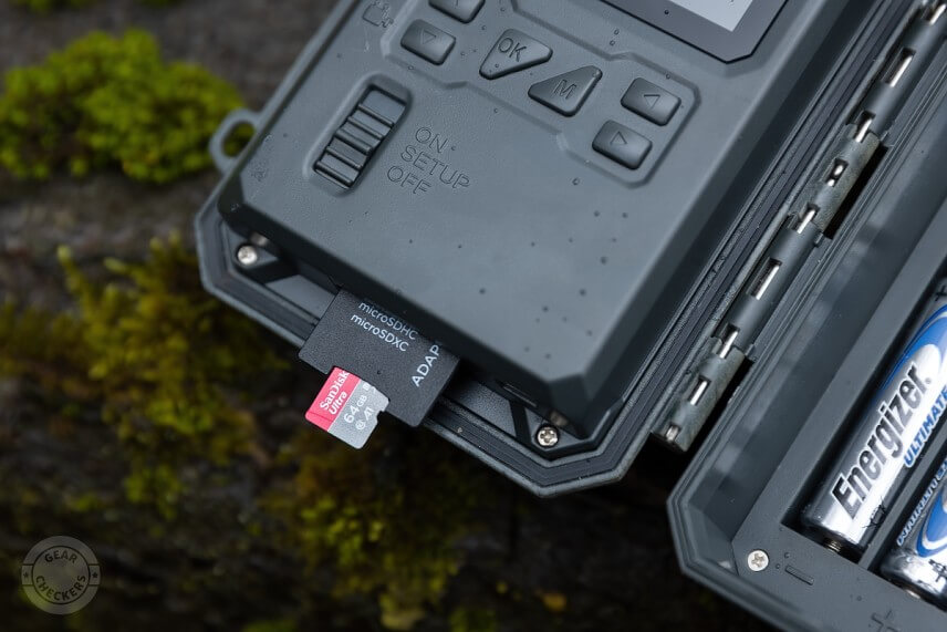 KeepGuard KG 790 je kompatibilný s SDXC pamäťovými kartami do maximálnej kapacity 64 GB. Podporuje buď klasický SD formát, alebo microSD s adaptérom.