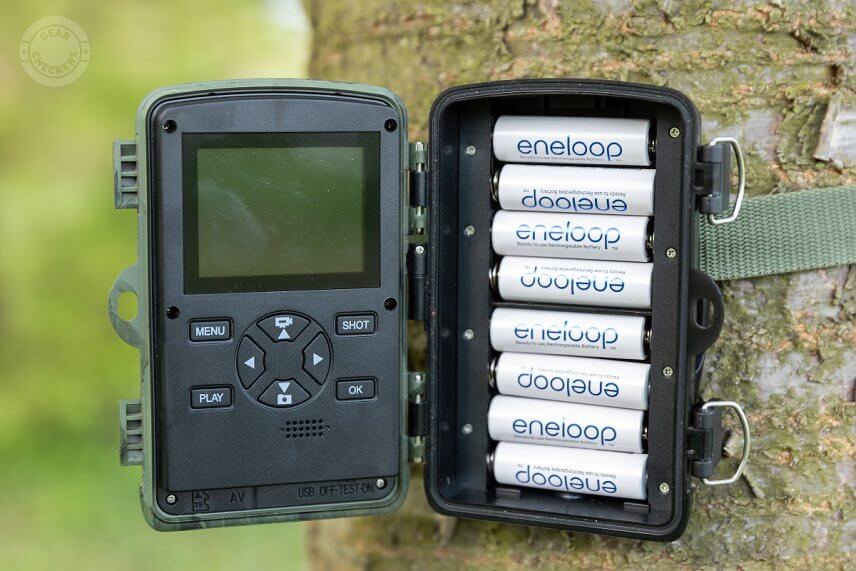 Jedná sa o fotopascu s klasickou otvárateľnou konštrukciou.