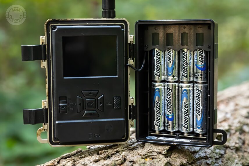 Oxe Spider 4G je kompatibilný s alkalickými, nabíjatelnými aj lítiovými batériami. Práve lítiové batérie sa postarajú o najdlhšiu dobu prevádzky bez nutnosti ich častej výmeny.