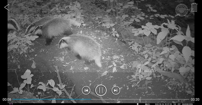Prostredníctvom mobilnej aplikácie si bez problémov prehráte aj videá, dokonca je možný aj režim na šírku, pre skutočne plnohodnotné využitie obrazovky mobilného telefónu.