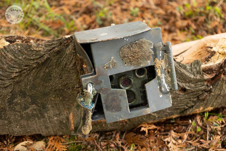 Fotopasca po drsnej ceste na lesn&yacute; sklad.