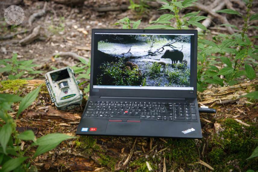 Notebook m&aacute; veľk&yacute; v&yacute;kon, umožňuje robiť rozsiahlej&scaron;ie anal&yacute;zy alebo z&aacute;lohy priamo na mieste, je v&scaron;ak ťaž&scaron;&iacute; a menej praktick&yacute; na pren&aacute;&scaron;anie.&nbsp;
