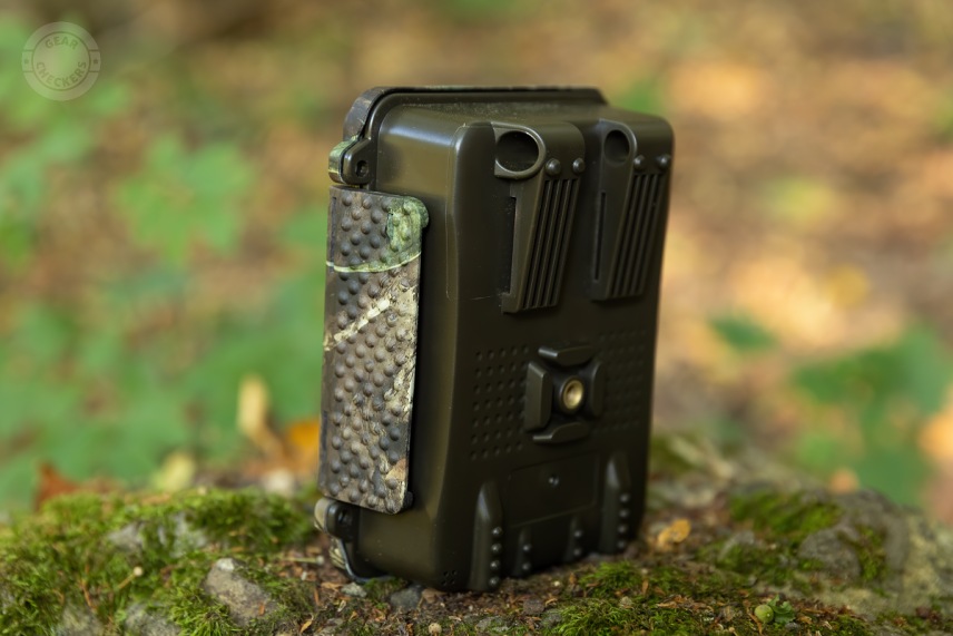 Spromise S308 ponúka možnosť zaheslovania a taktiež použitie 8 mm lanového zámku. na “dvierkach” nájdete aj 2 malé očká pre visiaci zámok.