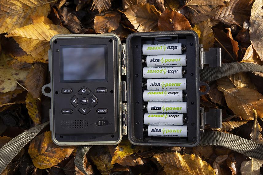 Wachman Aldo je možné napájať pomocou 4 alebo 8 ks AA batérii.