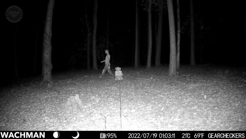 Vzdialenosť objektu od fotopasce: 10 m, nočný prísvit v režime AUTO, 1/30 s.