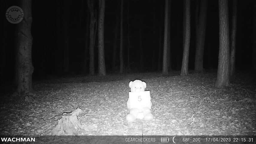 IR 60 LED, režim minim&aacute;lne rozmazanie, vzdialenosť objektu od fotopasce: 5 m.