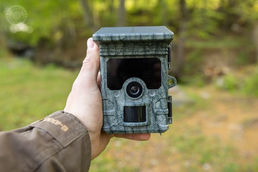 Wachman Solar patrí medzi stredne veľké fotopasce.