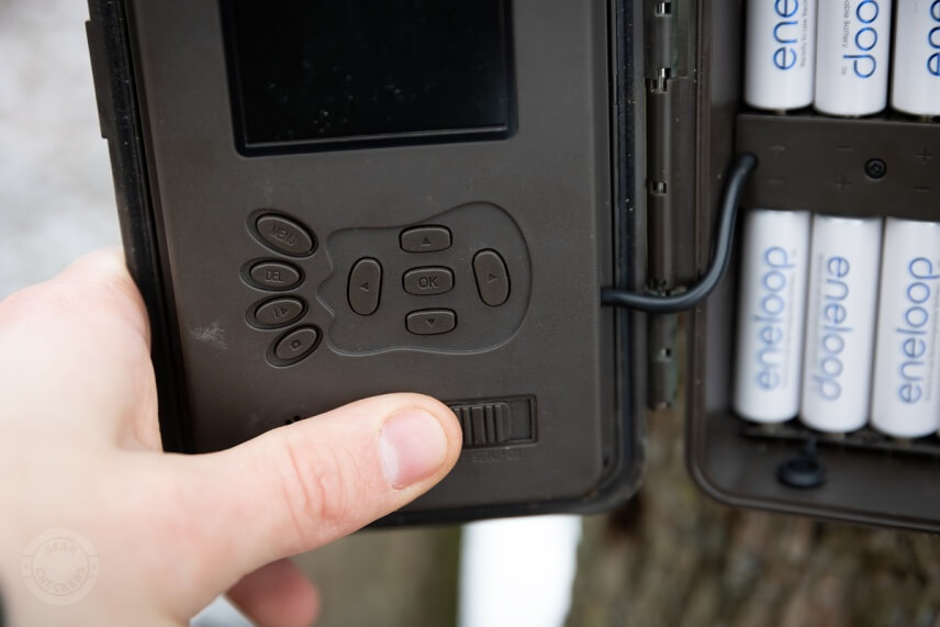 Ovládacie prvky sú dobre rozmiestnené a dostatočne veľké.