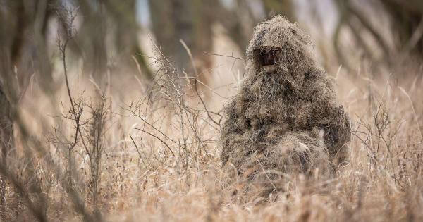 Maskovací hejkal MFH Ghillie suit Desert do suchej trávy