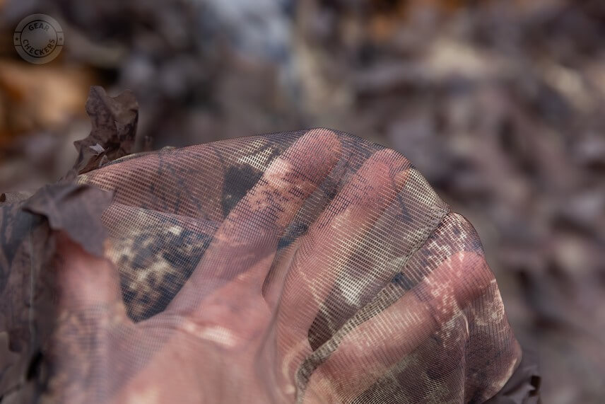Celý maskovací komplet MFH leaves, je ušitý z ľahkej sieťoviny s maskovacou potlačou na vonkajšej strane.