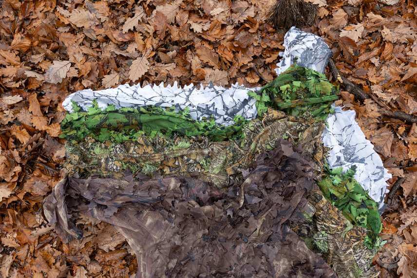 Porovnanie farebnosti s inými oblekmi